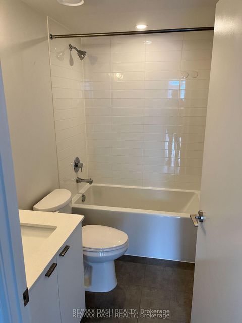 Photo 19 at 806W - 27 Bathurst Street, Waterfront Communities C1, Toronto