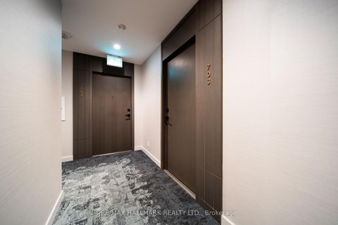 Photo 5 at 702 - 15 Holmes Avenue, Willowdale East, Toronto
