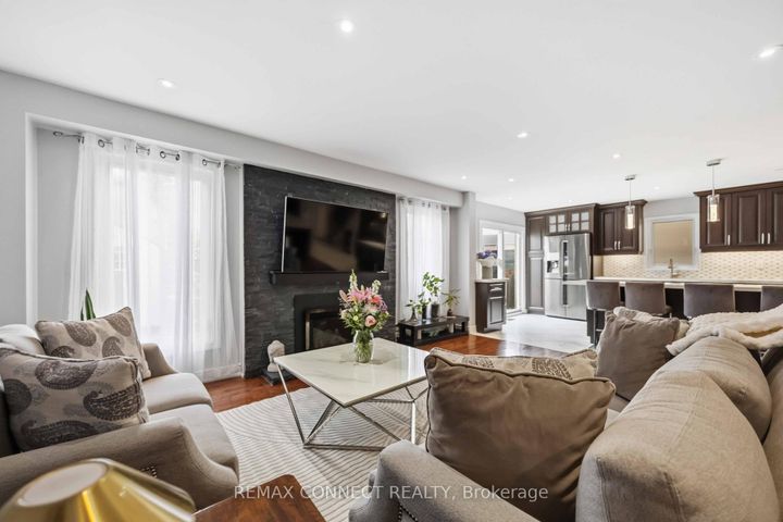 Photo 8 at 1706 Woodside Lane, Amberlea, Pickering
