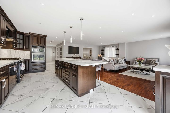 Photo 10 at 1706 Woodside Lane, Amberlea, Pickering