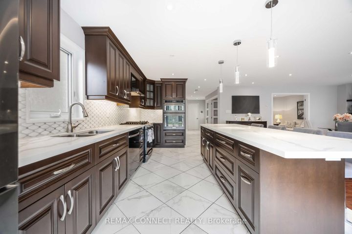Photo 13 at 1706 Woodside Lane, Amberlea, Pickering