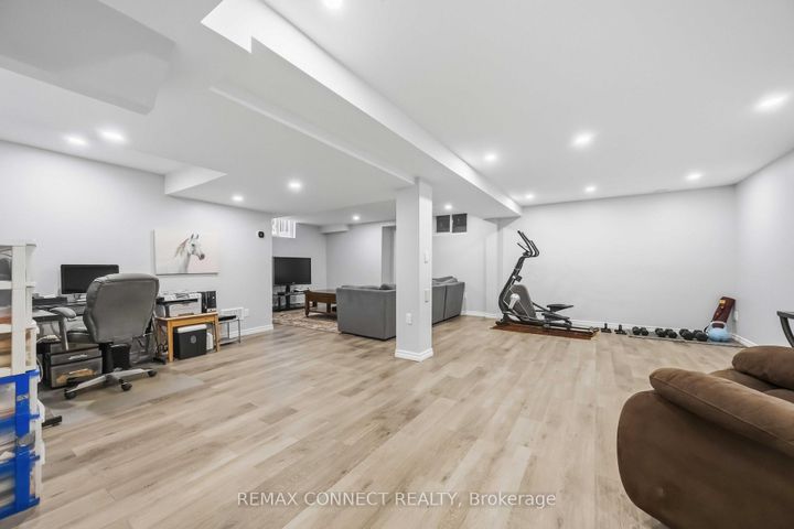 Photo 27 at 1706 Woodside Lane, Amberlea, Pickering