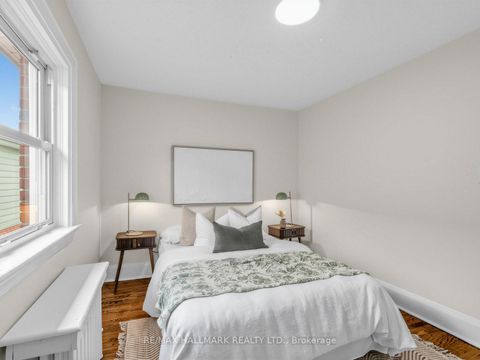Photo 23 at 958 Greenwood Avenue, East York, Toronto