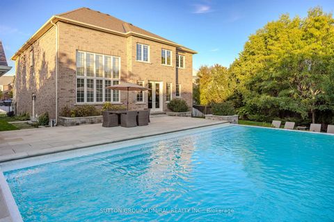 Photo 2 at 22 James Bowman Court, Nobleton, King