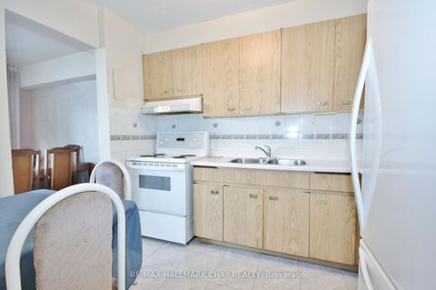 Photo 8 at 1707 - 1455 LAWRENCE Avenue W, Amesbury, Toronto