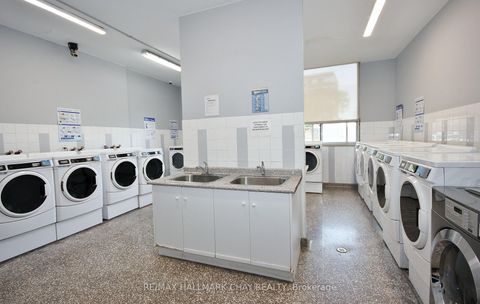 Photo 15 at 1707 - 1455 LAWRENCE Avenue W, Amesbury, Toronto