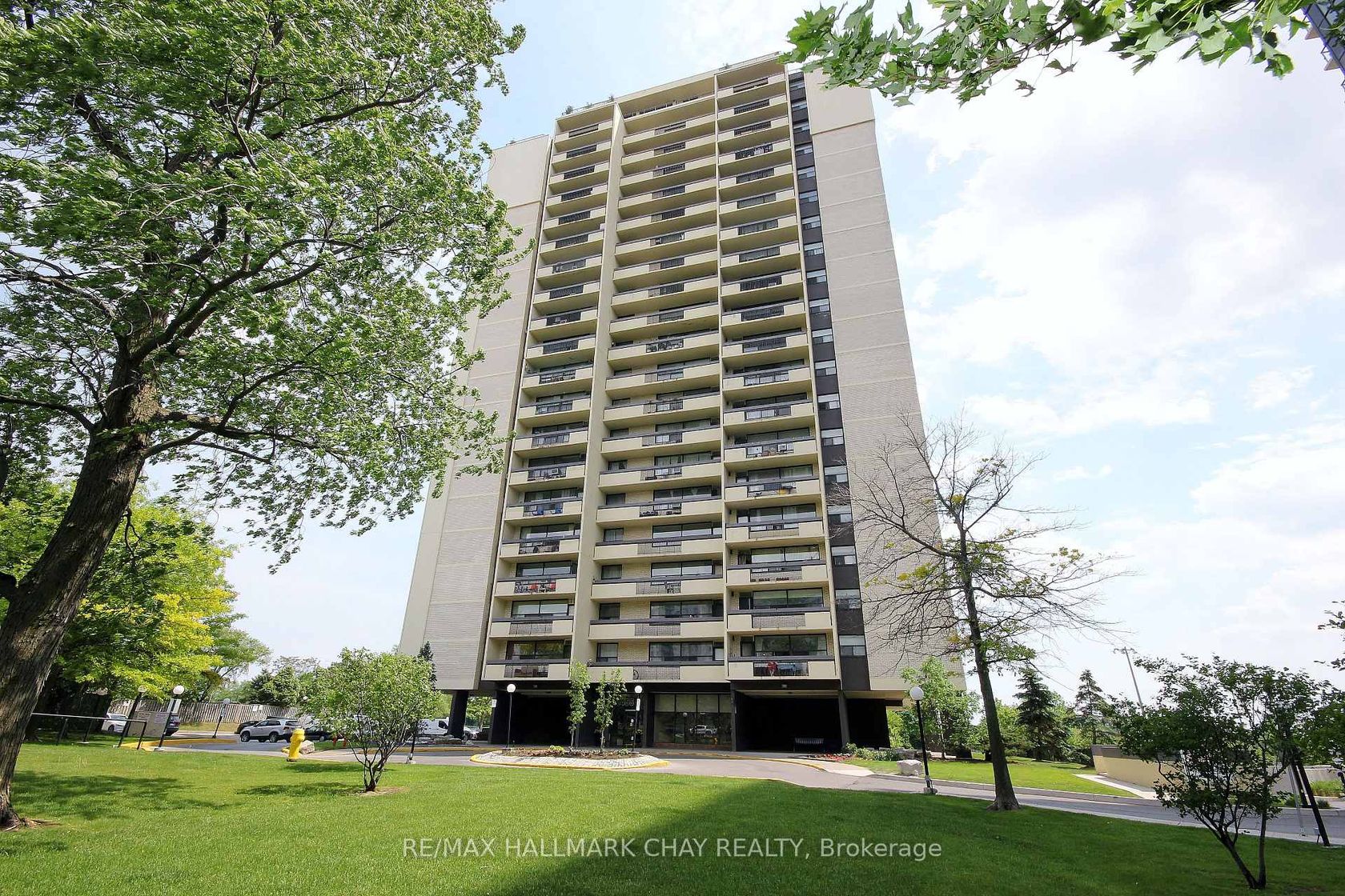 1707 - 1455 LAWRENCE Avenue W, Amesbury, Toronto 