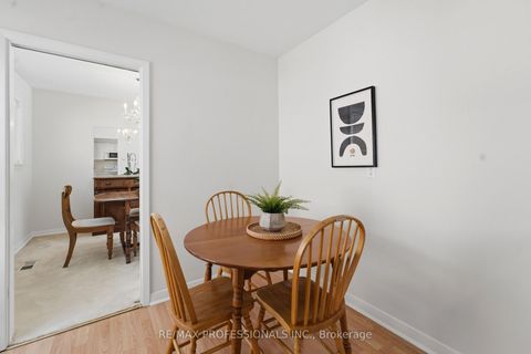 Photo 14 at 48 Wareside Road, Etobicoke West Mall, Toronto