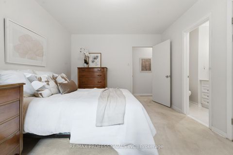 Photo 19 at 48 Wareside Road, Etobicoke West Mall, Toronto