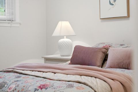 Photo 27 at 48 Wareside Road, Etobicoke West Mall, Toronto