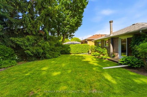 Photo 39 at 48 Wareside Road, Etobicoke West Mall, Toronto