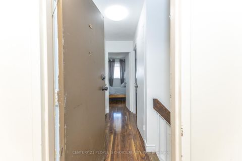 Photo 34 at 106 - 10 Eddystone Avenue N, Jane Heights, Toronto