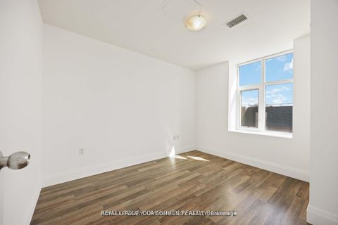 Photo 13 at 315 - 222 Finch Avenue W, Newtonbrook West, Toronto