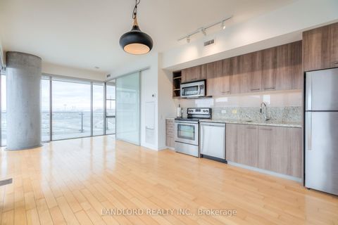 Photo 3 at 903 - 70 Distillery Lane, Waterfront Communities C8, Toronto