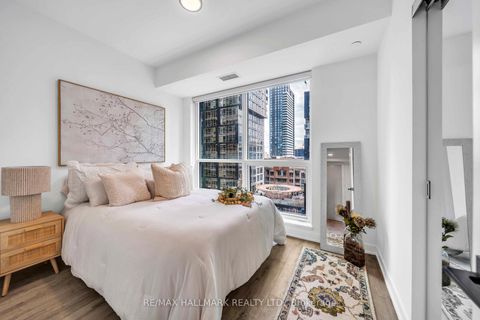 Photo 12 at 1703 - 327 King Street W, Waterfront Communities C1, Toronto