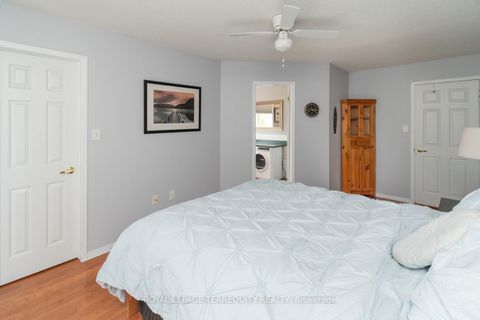 Photo 11 at 14 Hewitt Place, Georgian Drive, Barrie