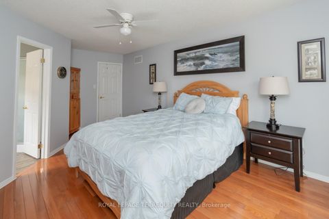 Photo 12 at 14 Hewitt Place, Georgian Drive, Barrie