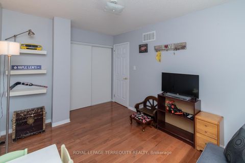 Photo 15 at 14 Hewitt Place, Georgian Drive, Barrie