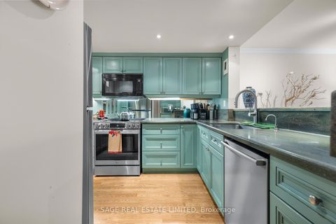 Photo 5 at 101 - 225 Davenport Road, Annex, Toronto
