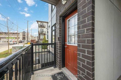 Photo 3 at 1 - 6 Bicknell Avenue, Eglinton West, Toronto