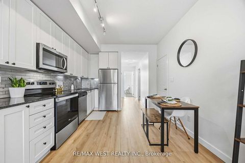 Photo 11 at 1 - 6 Bicknell Avenue, Eglinton West, Toronto