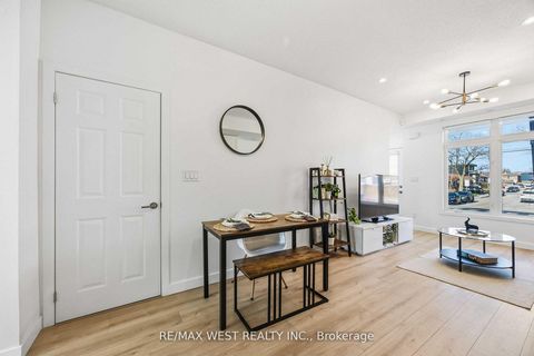 Photo 12 at 1 - 6 Bicknell Avenue, Eglinton West, Toronto