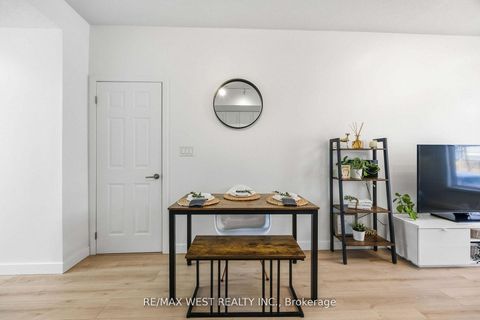Photo 14 at 1 - 6 Bicknell Avenue, Eglinton West, Toronto