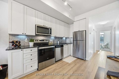 Photo 16 at 1 - 6 Bicknell Avenue, Eglinton West, Toronto