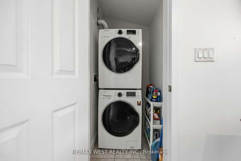 Photo 18 at 1 - 6 Bicknell Avenue, Eglinton West, Toronto