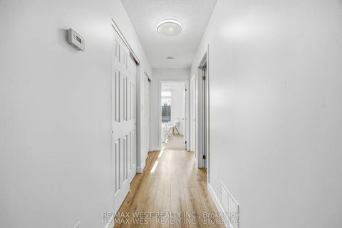Photo 19 at 1 - 6 Bicknell Avenue, Eglinton West, Toronto