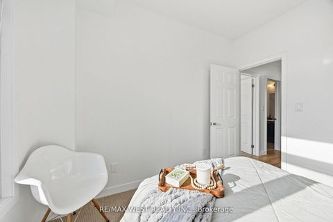 Photo 21 at 1 - 6 Bicknell Avenue, Eglinton West, Toronto