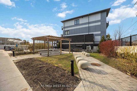 Photo 27 at 1 - 6 Bicknell Avenue, Eglinton West, Toronto