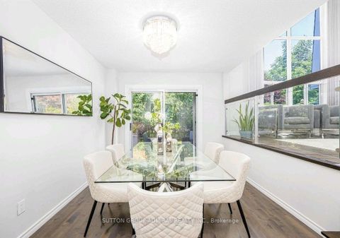 Photo 13 at 34 Kitsilano Crescent, North Richvale, Richmond Hill