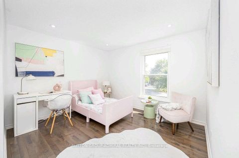 Photo 20 at 34 Kitsilano Crescent, North Richvale, Richmond Hill