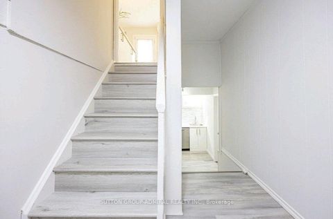 Photo 21 at 34 Kitsilano Crescent, North Richvale, Richmond Hill