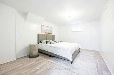 Photo 26 at 34 Kitsilano Crescent, North Richvale, Richmond Hill