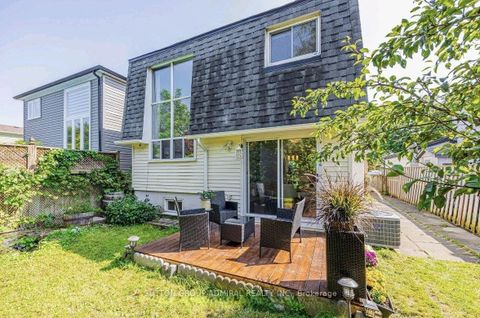 Photo 28 at 34 Kitsilano Crescent, North Richvale, Richmond Hill