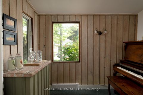 Photo 2 at 2 Roseneath Gardens, Oakwood Village, Toronto