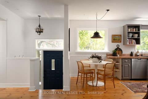 Photo 4 at 2 Roseneath Gardens, Oakwood Village, Toronto