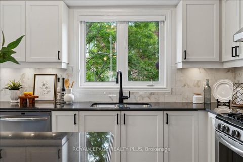 Photo 14 at 29 Jeremiah Lane, Scarborough Village, Toronto