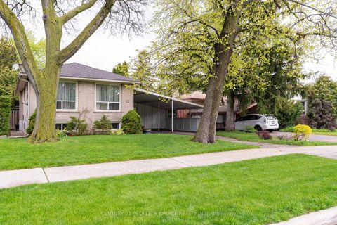 Photo 3 at 82 Hadrian Drive, Old Rexdale, Toronto