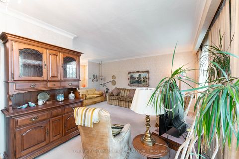 Photo 12 at 82 Hadrian Drive, Old Rexdale, Toronto