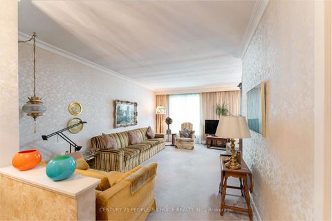 Photo 13 at 82 Hadrian Drive, Old Rexdale, Toronto