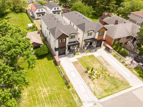 Photo 3 at 75B Kitchener Road, West Hill, Toronto