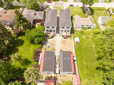 Photo 4 at 75B Kitchener Road, West Hill, Toronto