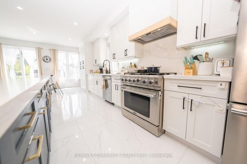 Photo 12 at 75B Kitchener Road, West Hill, Toronto