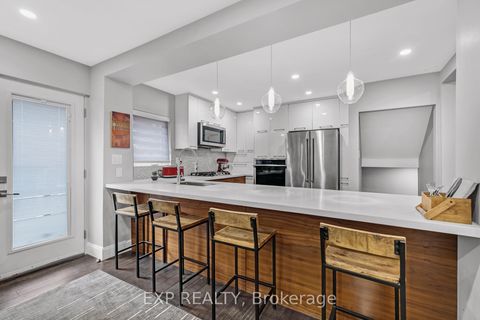 Photo 7 at 160 Cottonwood Drive, Don Mills, Toronto