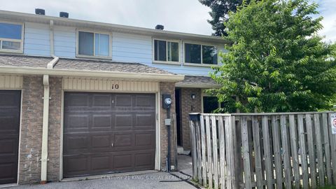 Photo 2 at 10 Sand Fern Way E, Don Valley Village, Toronto