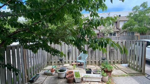 Photo 14 at 10 Sand Fern Way E, Don Valley Village, Toronto