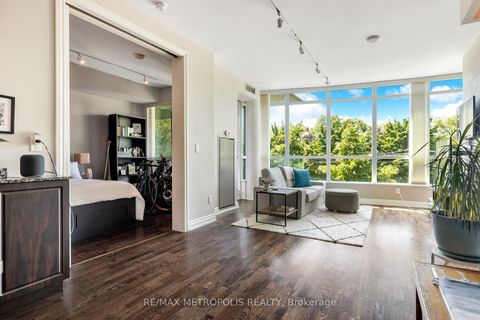 Photo 2 at 208 - 215 Fort York Boulevard, Niagara, Toronto